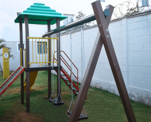 playground de madeira plástica